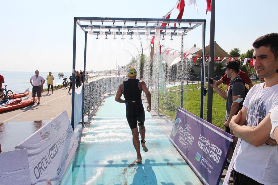 TRİATLON YARIŞLARI SONA ERDİ